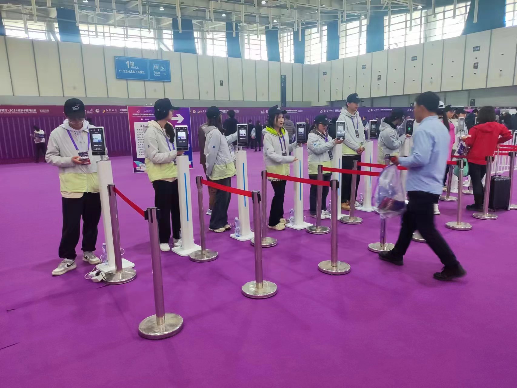 德生人證核驗一體機(jī)：馬拉松賽事的智能新選擇